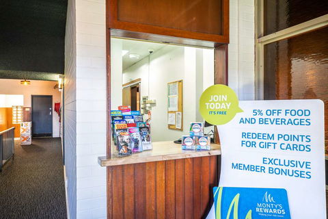 Chardons Corner Hotel - VIC Tourism 1