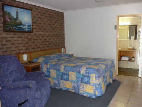 Lantern Motor Inn - VIC Tourism 1