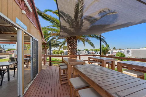 Discovery Parks Adelaide Beachfront - VIC Tourism 1