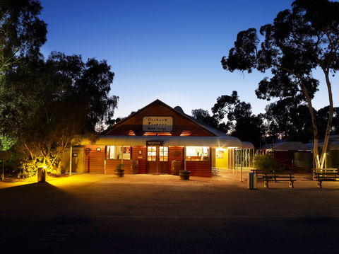 Outback Hotel & Lodge - VIC Tourism 0