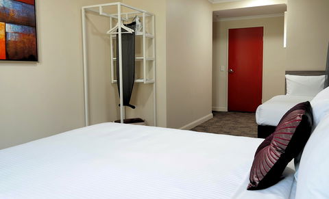 28 Hotel - VIC Tourism 0