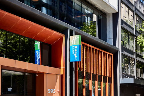 Holiday Inn Express Little Collins - VIC Tourism 1
