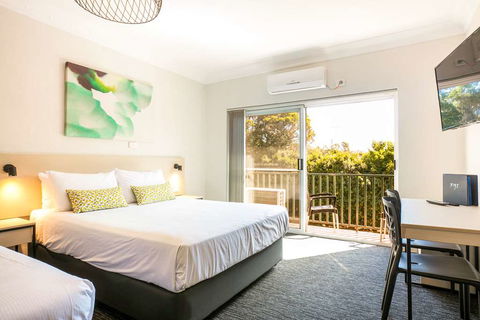 Nightcap At Blue Cattle Dog Hotel - VIC Tourism 1