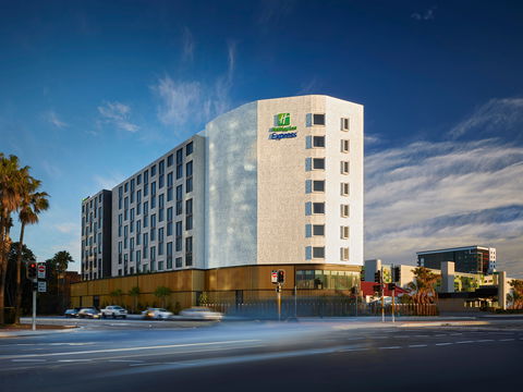 Holiday Inn Express Sydney Airport - VIC Tourism 2