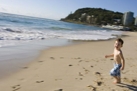 Gemini Court Holiday Apartments - VIC Tourism 7