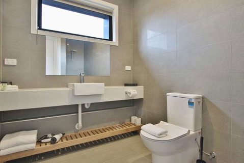 Quality Apartments Dandenong - VIC Tourism 8