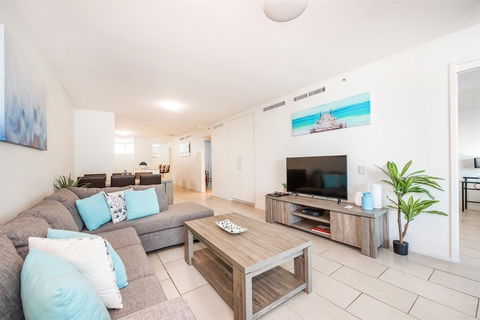 Lanai Riverside Apartments - VIC Tourism 3