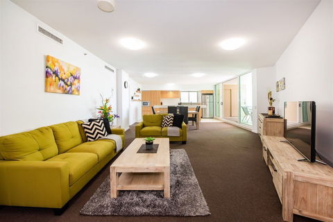 Lanai Riverside Apartments - VIC Tourism 5