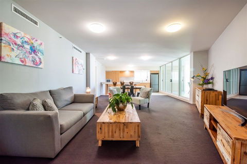 Lanai Riverside Apartments - VIC Tourism 8