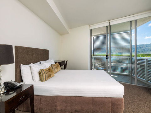 Sebel Cairns Harbour Lights - VIC Tourism 5