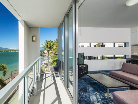 Sebel Cairns Harbour Lights - VIC Tourism 7