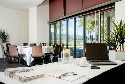 Sebel Cairns Harbour Lights - VIC Tourism 9