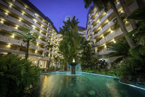 DoubleTree by Hilton Cairns - VIC Tourism 1