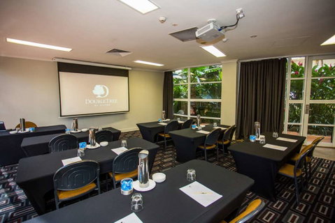 DoubleTree by Hilton Cairns - VIC Tourism 11