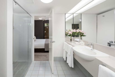 Rydges Esplanade Resort Cairns - VIC Tourism 6