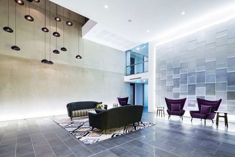 Avenue Hotel Canberra - VIC Tourism 1