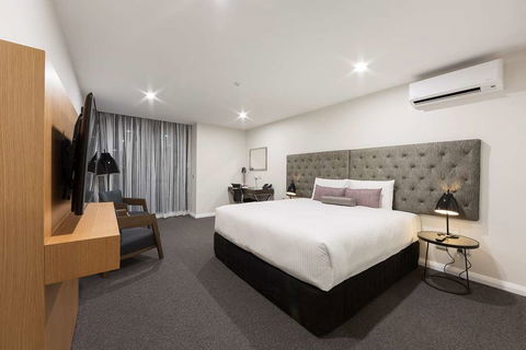 Avenue Hotel Canberra - VIC Tourism 2