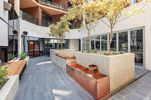 Amora Hotel Riverwalk Melbourne - VIC Tourism 2