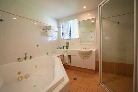 Macquarie Barracks Inn - VIC Tourism 2