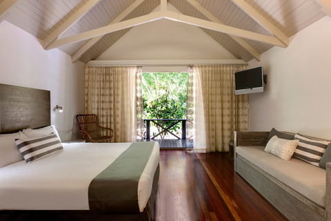 Hamilton Island Palm Bungalows - VIC Tourism 0