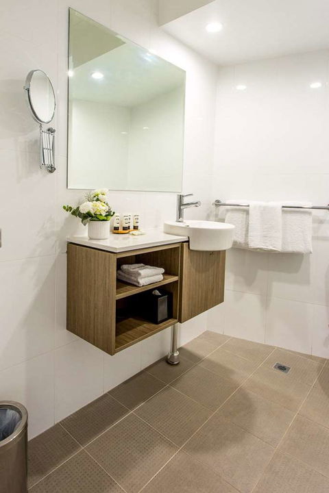 Pacific Hotel Brisbane - VIC Tourism 1