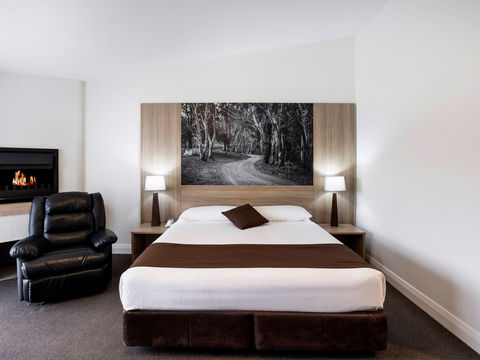 Mantra Bathurst - VIC Tourism 0
