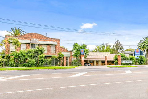 Comfort Inn Greenborough - VIC Tourism 1