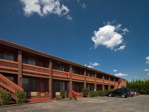 Hotel Bruce County - VIC Tourism 0