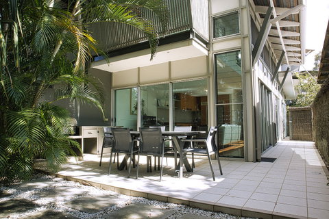 East On Byron - VIC Tourism 0