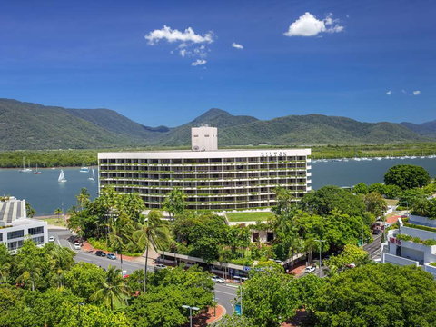 Hilton Cairns - VIC Tourism 2