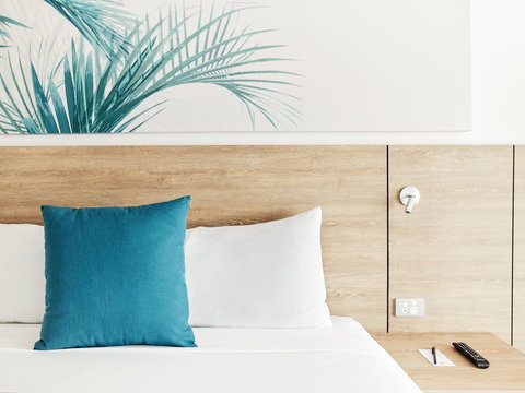 Novotel Cairns Oasis Resort - VIC Tourism 2