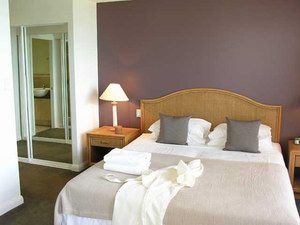 Sea Change Beachfront Apartments - VIC Tourism 1