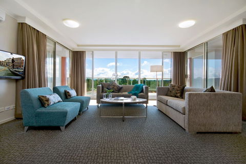 Pacific Suites Canberra - VIC Tourism 1
