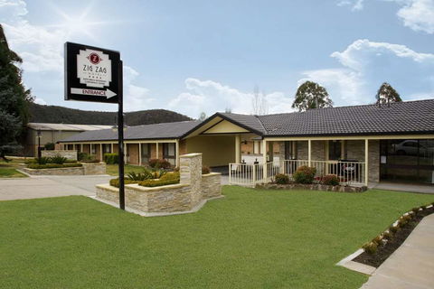 Zig Zag Motel - VIC Tourism 1