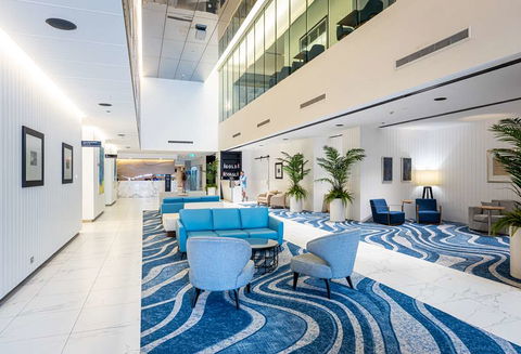 Hilton Surfers Paradise Hotel - VIC Tourism 2