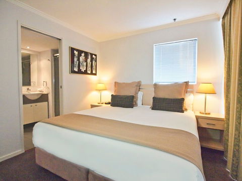 Oaks Lexicon Apartment Hotel - VIC Tourism 2