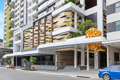 Arise On Hope Street - VIC Tourism 0