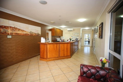 Roma Explorers Inn - VIC Tourism 1