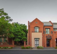 Majestic Old Lion Apartments - VIC Tourism