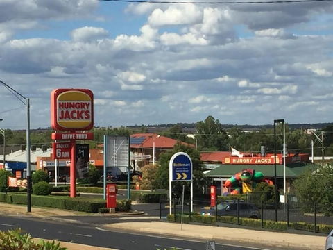 Across Country Motel & Svcd Apts - VIC Tourism 1