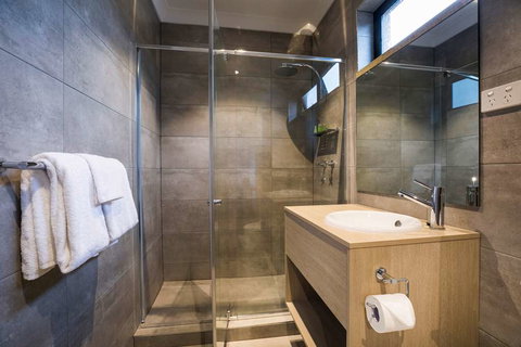 Nightcap at Playford Tavern - VIC Tourism 2