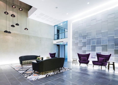 Avenue Hotel Canberra - VIC Tourism 1