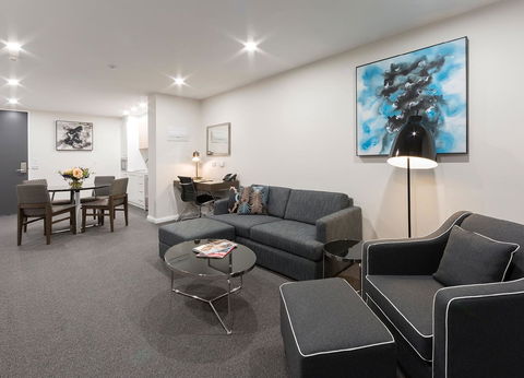 Avenue Hotel Canberra - VIC Tourism 2