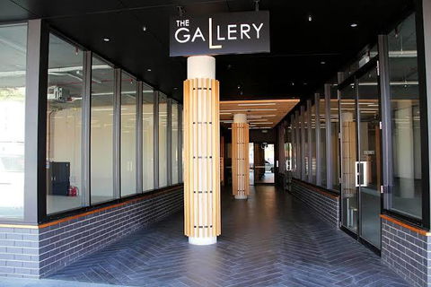 Stylish, Modern, Cute As A Button - Braddon CBD - VIC Tourism 3