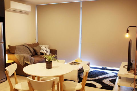Stylish, Modern, Cute As A Button - Braddon CBD - VIC Tourism 10
