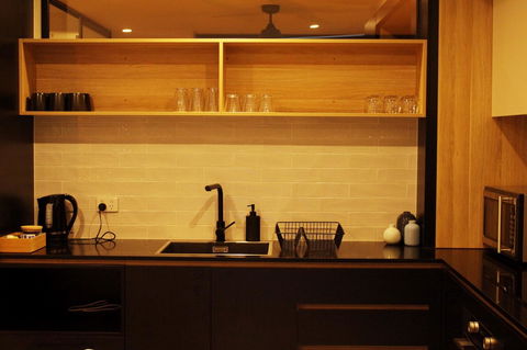 Stylish, Modern, Cute As A Button - Braddon CBD - VIC Tourism 9