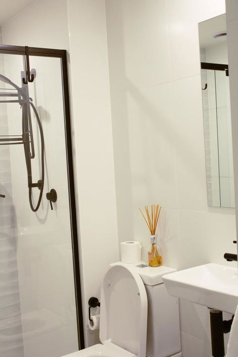 Stylish, Modern, Cute As A Button - Braddon CBD - VIC Tourism 6