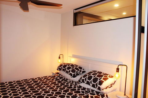 Stylish, Modern, Cute As A Button - Braddon CBD - VIC Tourism 11