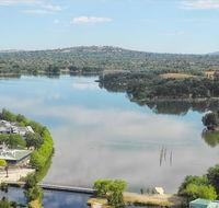 3BR Executive Apartment with Lake and Mountain views - VIC Tourism