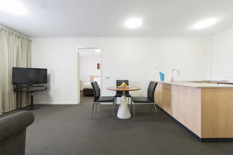 Ramada Encore Belconnen - VIC Tourism 9